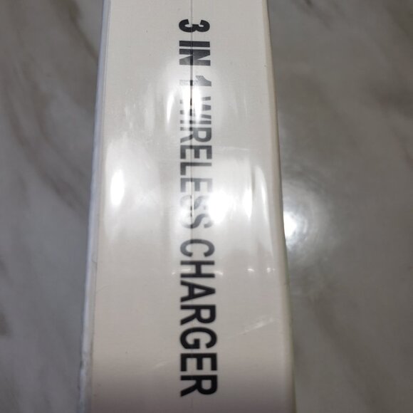 3 in 1 Fast Wireless Charger - Picture 2 of 4